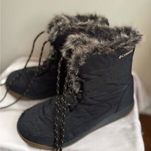 Columbia Women's Black and Brown Winter Boots
